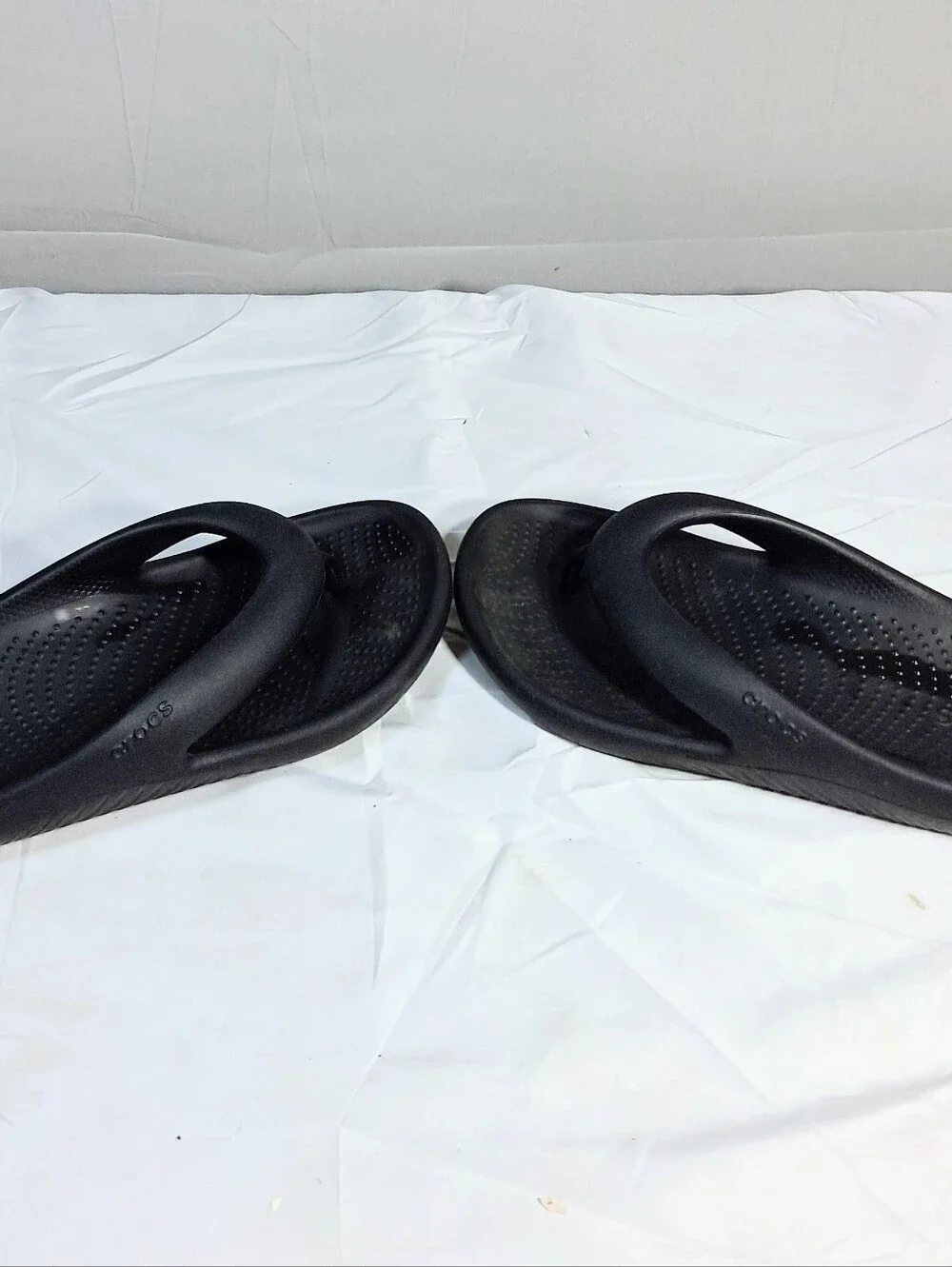 Men's 6 Women's 8 Crocs Unisex Black Like New Sandals/Flipflops
